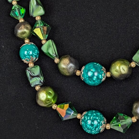 V. 2-Strand Green Beaded Statement Necklace - Picture 4 of 6